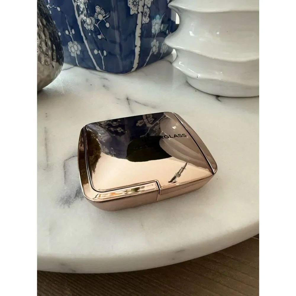 Hourglass Ambient® Lighting Bronzer in Radiant Bronze